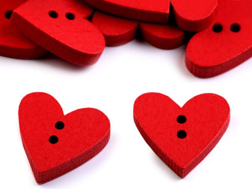 Dřevěný dekorační knoflík srdce 10ks - 6 červená