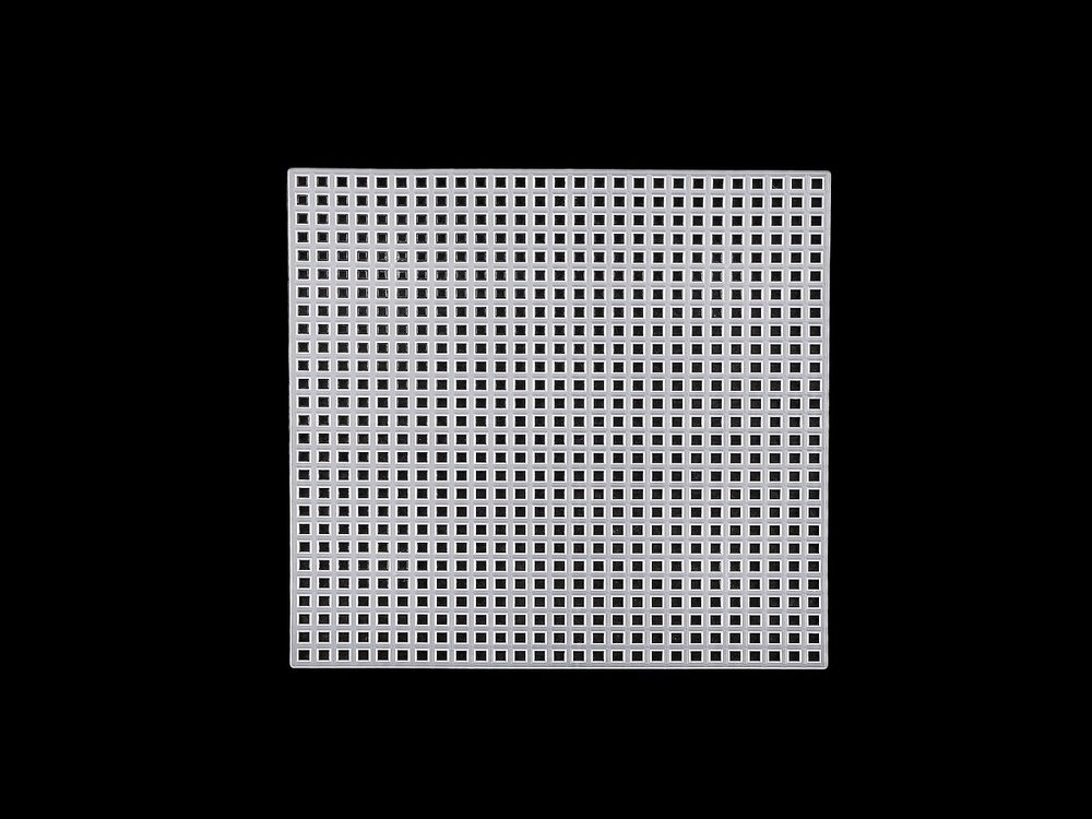 Plastová kanava / mřížka vyšívací - 1 (10,8x10,8 cm) bílá