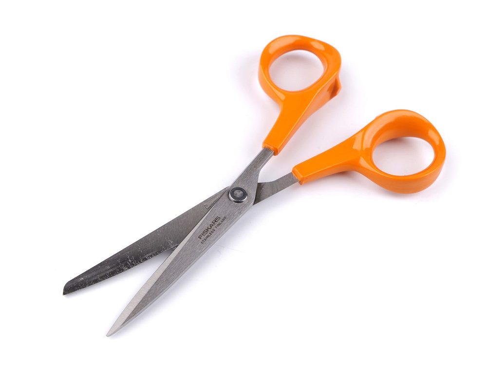 Nůžky na papír Fiskars délka 17 cm - oranžová