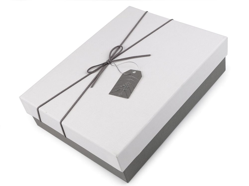 Dárková krabice s mašlí a visačkou - 2 (21,5x28 cm) bílá šedá
