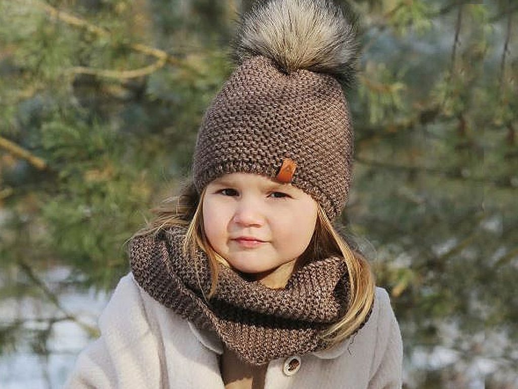 Dívčí zimní čepice s bambulí Koupit na BEXIS.cz