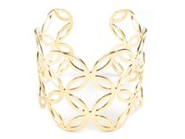 Kovový náramek s geometickým motivem