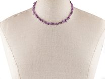 Náhrdelník ze zlomků minerálů