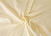 Saténové prostěradlo s gumou smetanové