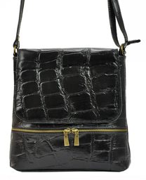 Kožená dámská crossbody kabelka v kroko designu černá