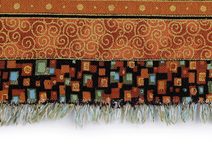 Bavlněná látka se zlatým potiskem