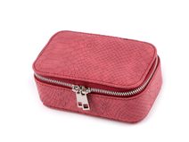 Malá šperkovnice na zip 8x13x6 cm