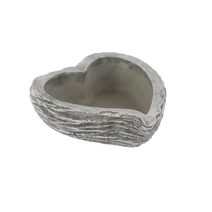 Cementový obal k osázení srdce X7067/1 - 16 x 18 x 6 cm