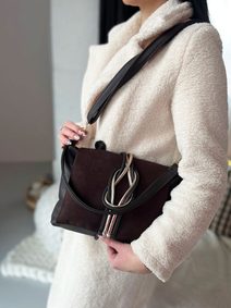 GROSSO Čokoládově hnědá kabelka přes rameno / crossbody