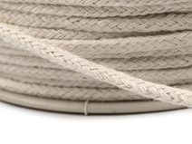 Oděvní šňůra / bavlněná příze / knot Ø2 mm splétaná návin 10 metrů