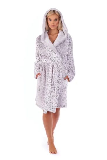 Krátky župan Irbis: Divoký štýl a hebké pohodlie v jednom