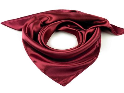 Saténový šátek jednobarevný 60x60 cm{% if variant.name %} – 4 bordó sv.{% endif %}