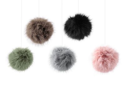 Kožešinová bambule s poutkem Ø11 cm{% if product.brand.name %} – Stoklasa{% endif %}