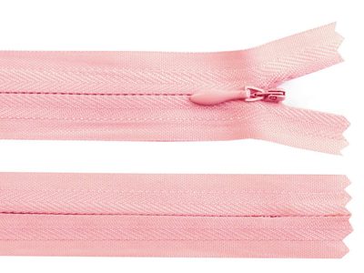 Zip skrytý nedělitelný 3 mm délka 25 cm - 136 pudrová