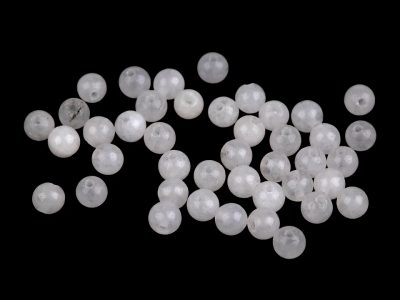 Minerální korálky Achát bílý matný Ø4 mm balení 43 KUSŮ{% if product.brand.name %} – Galanterka{% endif %}