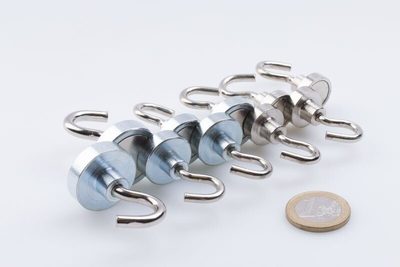 10 silných NdFeB magnetických háčků ve výhodné sadě 10 ks{% if product.brand.name %} – UNIMAGNET{% endif %}