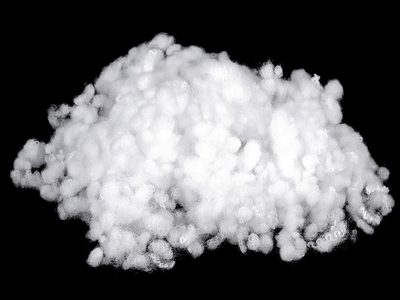 Kuličky z dutého vlákna VÝPLŇ bělená 1 kg{% if product.brand.name %} – Stoklasa{% endif %}