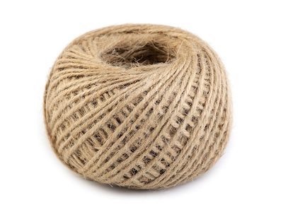Jutový provázek Ø2 mm návin 40 metrů{% if variant.name %} – 2 (35m, 45g) režná přírodní{% endif %}