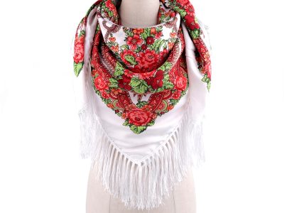 Šátek folklórní květy a třásněmi 105x105 cm{% if product.brand.name %} – Stoklasa{% endif %}