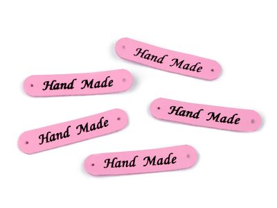 Nášivka / štítek z eko kůže Hand Made 10x48 mm 5 kusů{% if variant.name %} – 5 růžová - mat{% endif %}