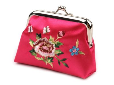 Dámská peněženka s výšivkou{% if product.brand.name %} – Stoklasa{% endif %}