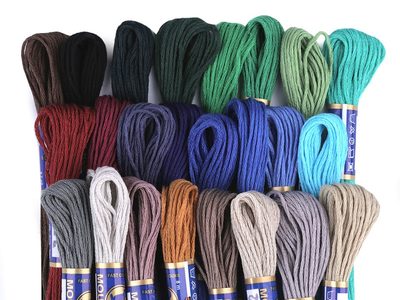 Příze vyšívací Mouline Niťárna mix 24 kusů{% if variant.name %} – mix 4{% endif %}