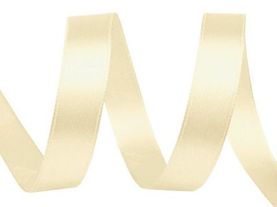 Atlasová stuha svazky po 5 m šíře 12 mm  návin 5m{% if variant.name %} – 02 vanilka{% endif %}