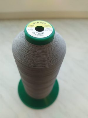 Polyesterová niť sedlářská SYNTON 60 návin 5000 metrů{% if variant.name %} – 415 tmavě šedá{% endif %}