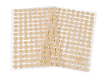 Suchý zip samolepicí kolečka Ø10 mm{% if variant.name %} – 3 béžová světlá{% endif %}