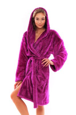 Krátký župan s kapucí Lilly extra one size fialový 33 20 4301{% if variant.name %} – L/XL{% endif %}