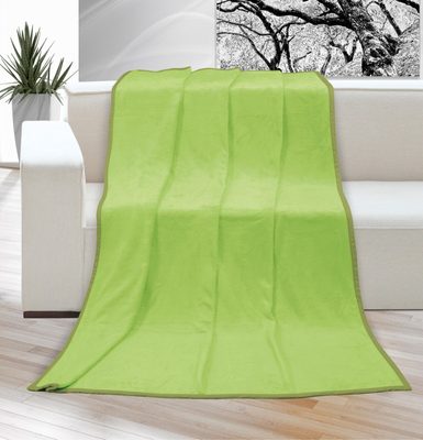 Přikrývka Korall micro jednolůžko Zelená 6014/052 150x200 cm{% if product.brand.name %} – Bellatex{% endif %}