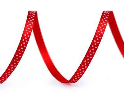 Saténová stuha návin 22,5 m s puntíky šíře 6 mm{% if product.brand.name %} – Galanterka{% endif %}