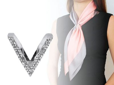 Spona / průvlek na šátek s broušenými kamínky{% if product.brand.name %} – Stoklasa{% endif %}