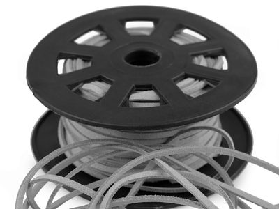 Řemínek imitace kůže šíře 3 mm návin 30 metrů{% if variant.name %} – 6 šedá{% endif %}