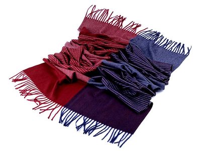 Šála pruhovaná s třásněmi{% if product.brand.name %} – Stoklasa{% endif %}