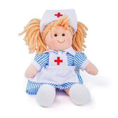 Bigjigs Toys Látková panenka zdravotní sestřička Nancy 28 cm{% if product.brand.name %} – BigJigs{% endif %}