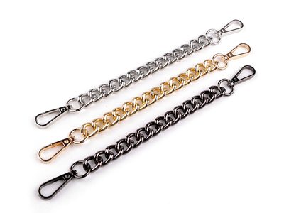 Řetízek / ucho na kabelky délka 25 cm{% if product.brand.name %} – Stoklasa{% endif %}