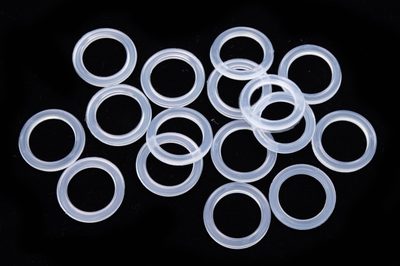 Záclonové kroužky plastové 25mm/20mm čiré 100 kusů{% if product.brand.name %} – Galanterka{% endif %}