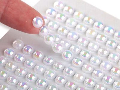 Samolepící perly AB efekt na lepícím proužku Ø6 mm{% if product.brand.name %} – Stoklasa{% endif %}