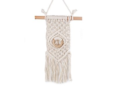 Drhaná dekorace macrame k zavěšení{% if variant.name %} – 2 režná světlá{% endif %}