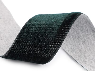 Sametová stuha na cívce ve vánočních barvách šíře 38 mm, návin 2,7 m{% if variant.name %} – 2 zelená temná{% endif %}