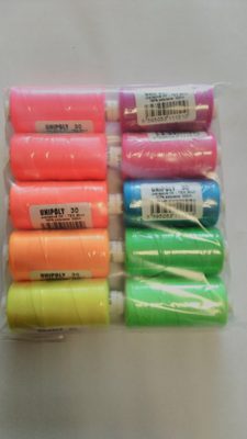 Nitě UNIPOLY JEANS tex 30x3 návin 200m balení 10 kusů{% if product.brand.name %} – VTC{% endif %}