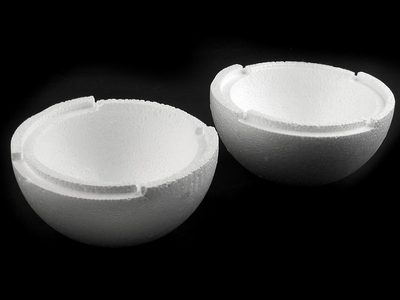 Polystyrenová koule dvoudílná dutá Ø19,5 cm{% if product.brand.name %} – Stoklasa{% endif %}