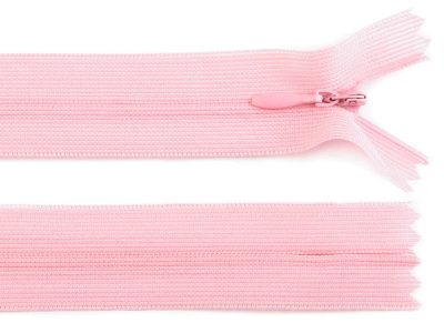 Spirálový zip skrytý šíře 3 mm délka 50 cm Dederon{% if variant.name %} – 133 růžová světlá{% endif %}
