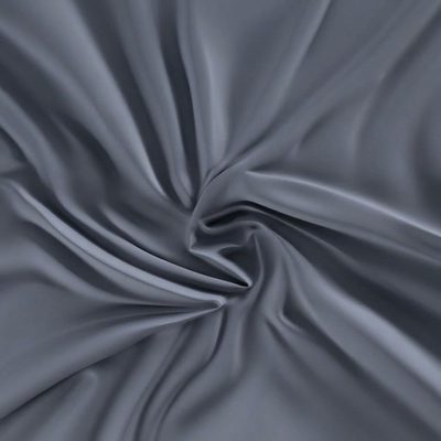 Saténové prostěradlo s gumou tmavě šedé – fotka 4