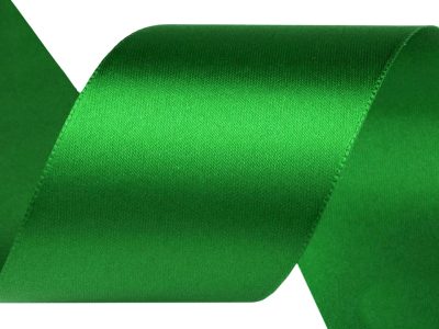 Atlasová stuha šíře 40 mm návin 20 metrů{% if variant.name %} – 19 zelené kapradí{% endif %}