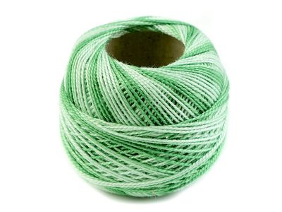 Vyšívací příze Perlovka ombré Niťárna{% if variant.name %} – 61152 Ponderosa Pine{% endif %}