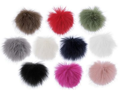 Kožešinová bambule s poutkem Ø8 cm{% if product.brand.name %} – Stoklasa{% endif %}