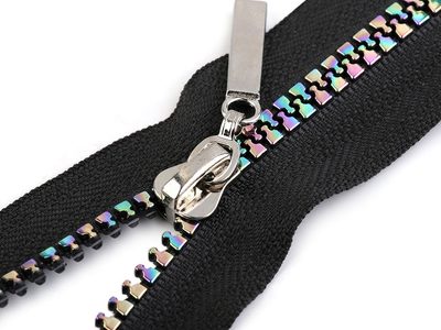 Duhový kostěný zip šíře 5 mm délka 50 cm{% if product.brand.name %} – Stoklasa{% endif %}