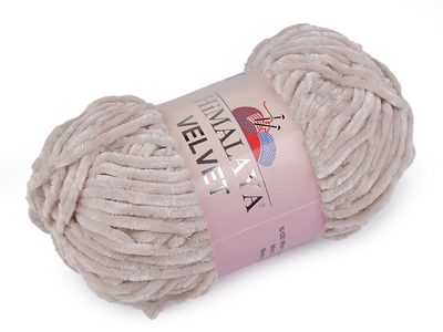 Pletací žinylková příze Velvet 100 g{% if variant.name %} – 2 (90042) béžová světlá{% endif %}